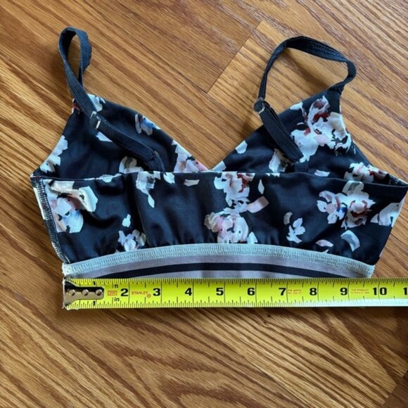 Beyond Yoga XSmall Floral Navy Yoga Sports Athletic Bra Top - Picture 3 of 6